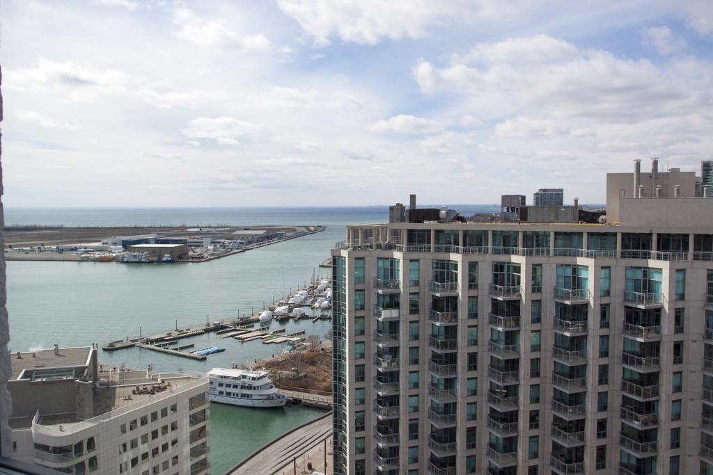 Glen Grove At Maple Leaf Aparthotel Toronto Exterior photo